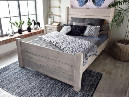 Rustikální postel dřevěná