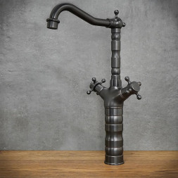 retro stojací umyvadlové baterie