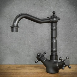 retro stojací umyvadlové baterie