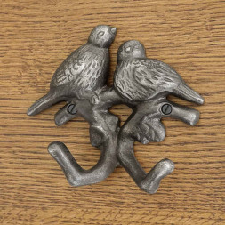 rustikální litinový věšák