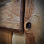 detail dubových dveří