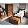 Jednolůžková postel z masivního dřeva