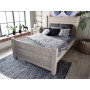 Rustikální postel ze dřeva 