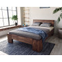 Moderní dřevěná postel