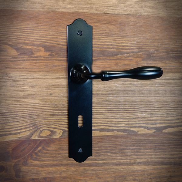 Dveřní klika Bristol, s otvorem pro dozický (pokojový) klíč 90 mm, černá