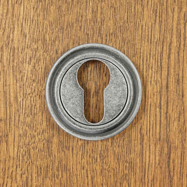 Samostatná rozeta s otvorem pro vložkový zámek HAMILTON antický nikl